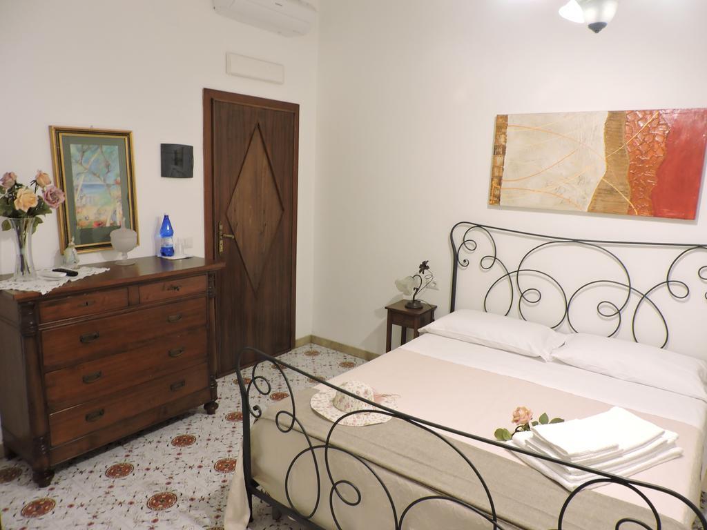 B&B Il Muro Vecchio Джардіні-Наксос Номер фото