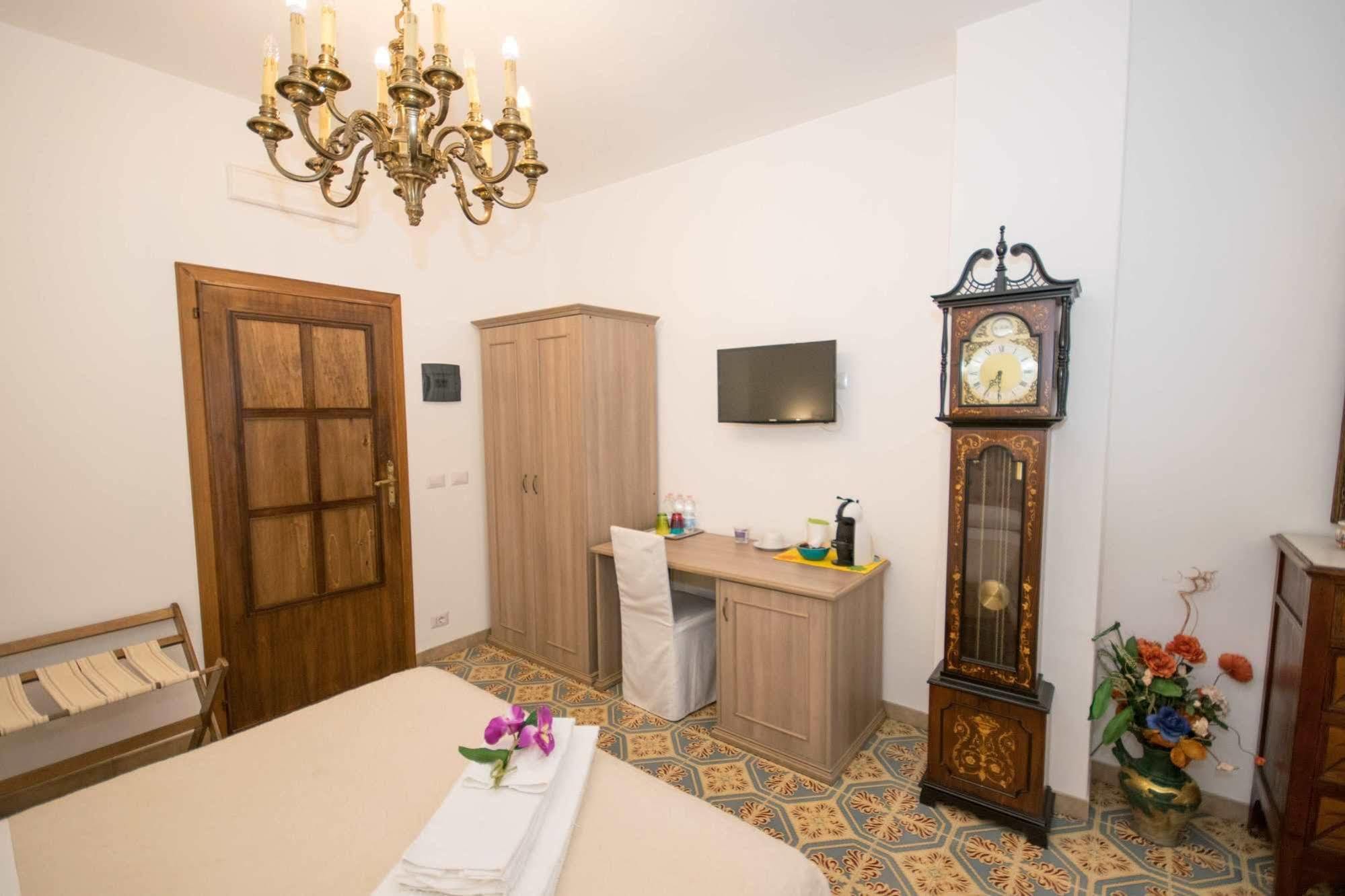 B&B Il Muro Vecchio Джардіні-Наксос Екстер'єр фото